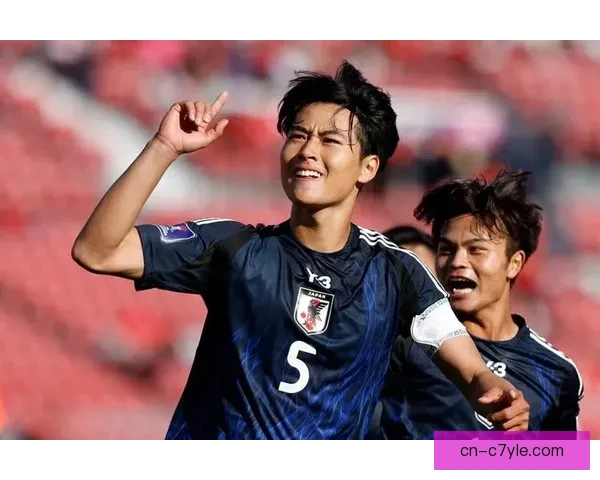 阿尔克马尔追逐日本队长市原吏音 阿尔克马尔追逐日本队长市原吏音