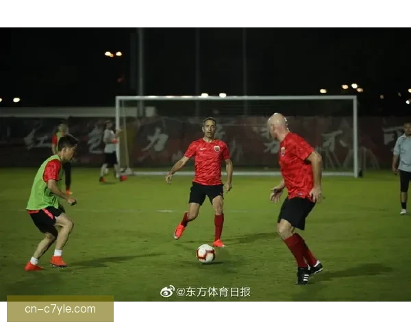 因凡蒂诺倡导女性投身足球事业 因凡蒂诺倡导女性投身足球事业